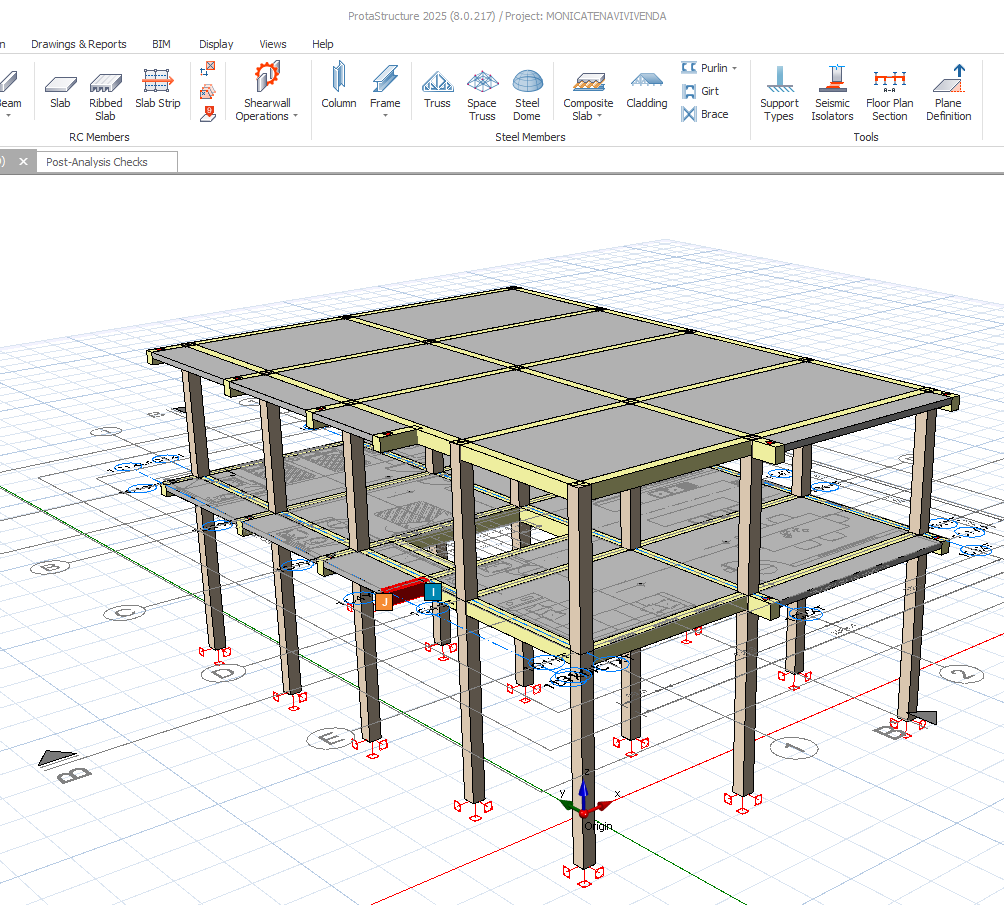 El título dice: Construye tu casa con nosotros, somos especialistas en diseño sismoresistente. Describe que se ofrece servicios de Evaluación Estructural y escaneo de aceros y ampliación, con una imagen de un proyecto realizado en Riobamba. Se ve al Ingeniero Marcelo Sampedro realizando el análisis. Contiene el número de contacto 0992621621, y la dirección Riobamba, Monseñor Alberto Ordoñez y Edelberto Bonilla Oleas para agendar una cita.